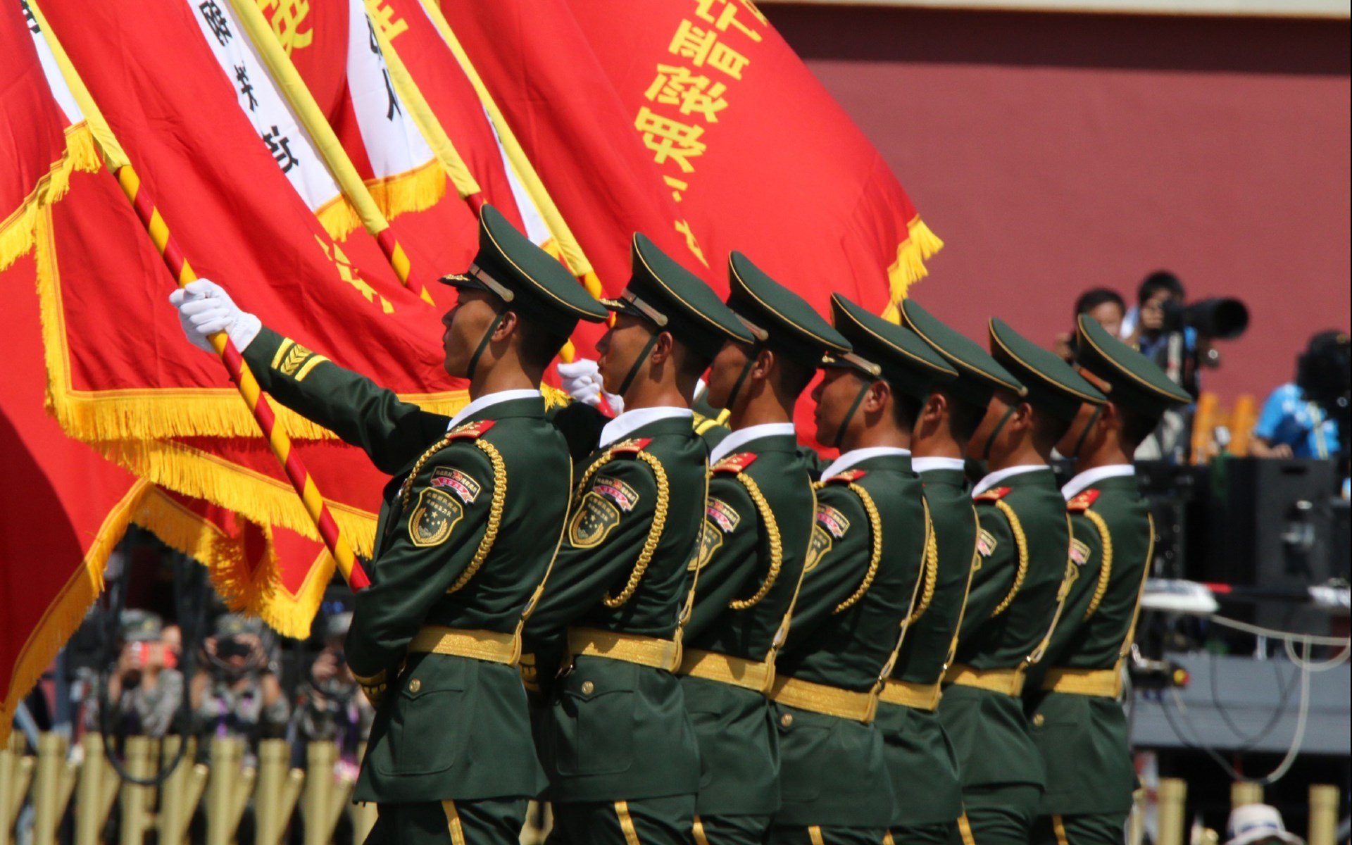 _未来运动鞋展:科技雕琢运动新未来_,未来的运动鞋400字作文