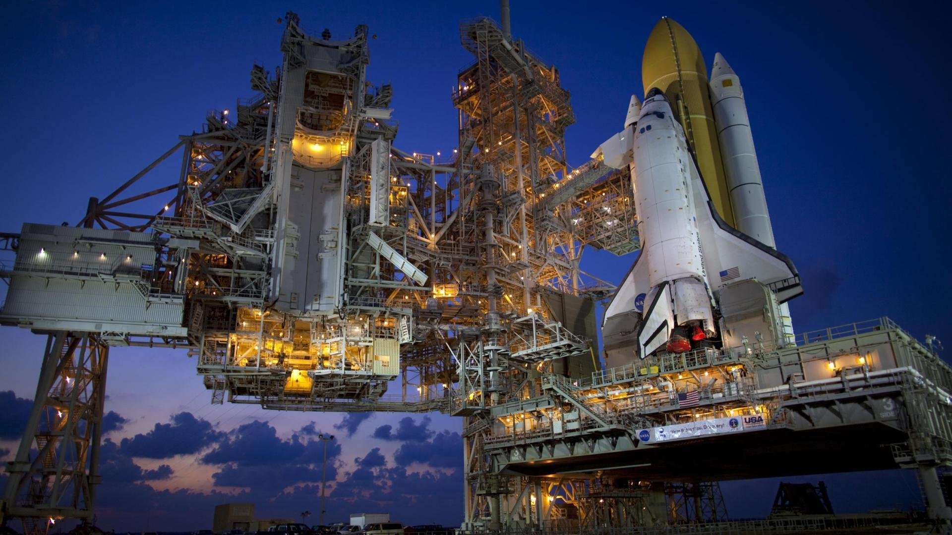 爱游戏体育平台-女足比赛对手强劲，球队备战以应对，女足阵容问题