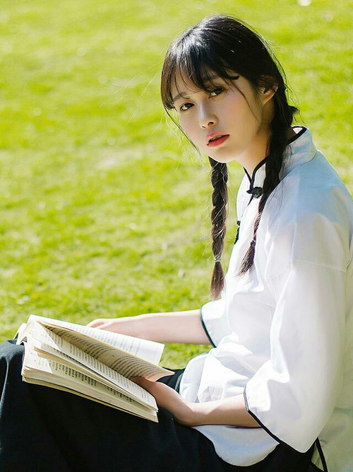 爱游戏在线登录入口-纽卡斯尔联主场2-1逆转利物浦，夺得联赛杯冠军，纽卡斯尔vs利物浦历史比分