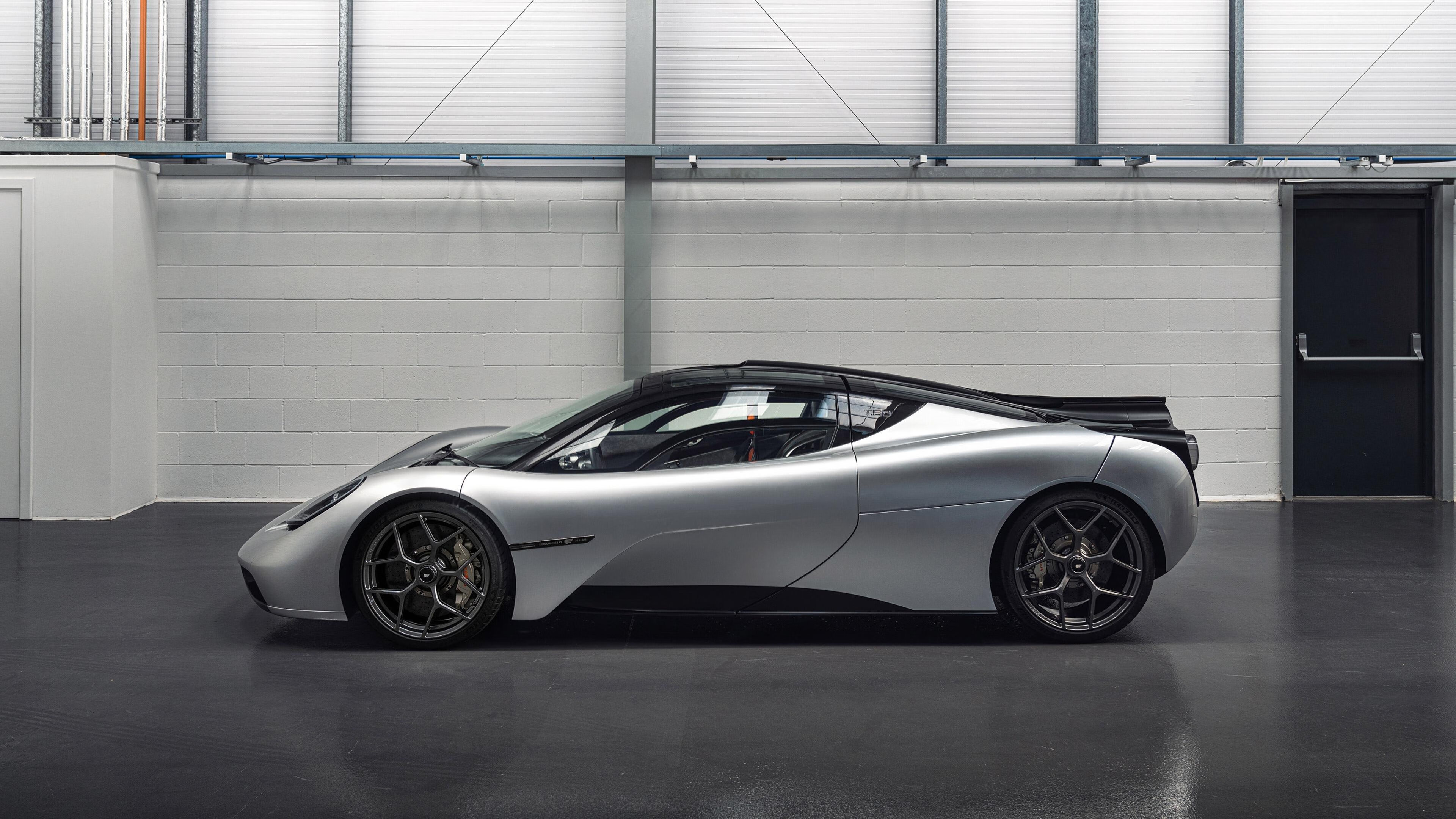 AIYOUXI.COM-葡萄牙豪取三连胜 龙残伤恢复参与欧预赛，葡萄牙连平夺冠