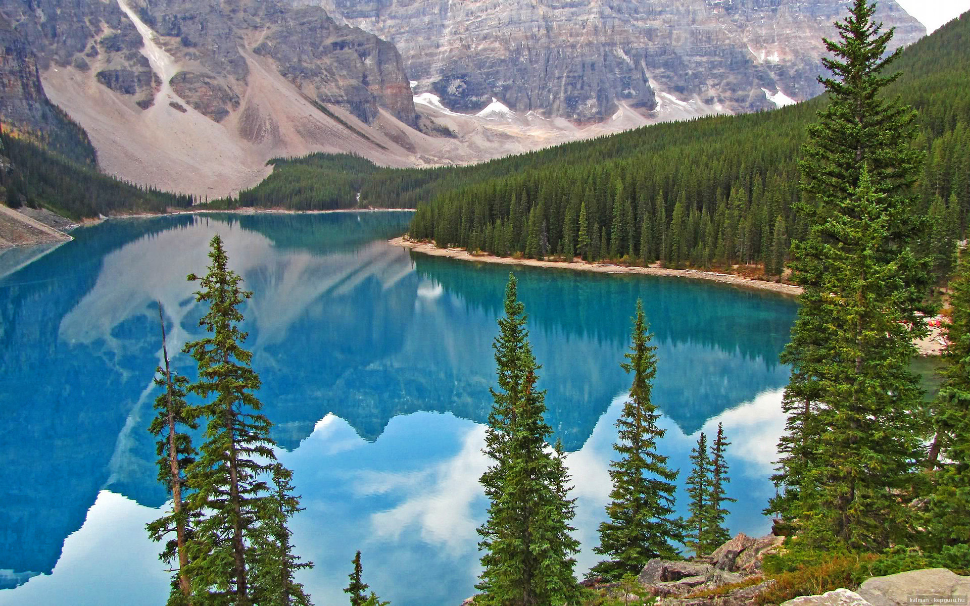 爱游戏体育-阿赫马赫在巴黎奥运会男足比赛中表现出色，马拉松阿赫瓦里